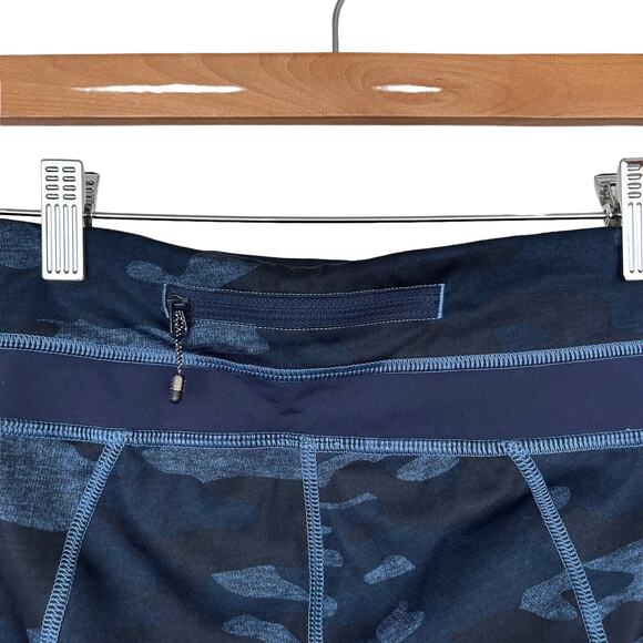 Lululemon Soul Cycle New York City Blue Camo Cropped Leggings Sz 4 - Picture 5 of 6